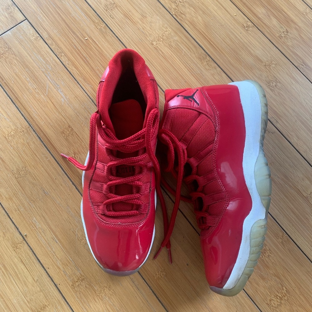 Jordan 11 Retro Red